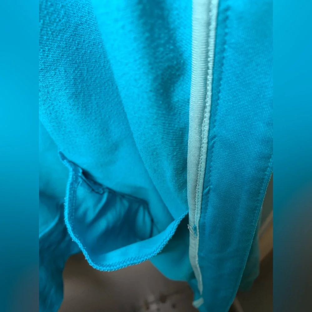 π ALO Yoga Blue Zip-Up Hoodie β Size M β Comfiest Thing You'll Ever Own! π - Picture 9 of 16